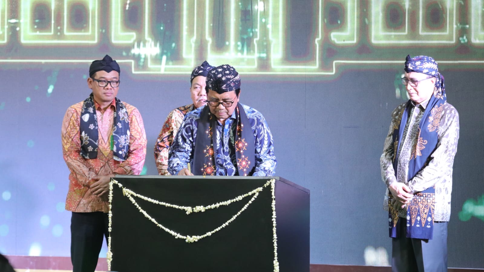 10290355 6775 4b46 8732 5244a5f635d2