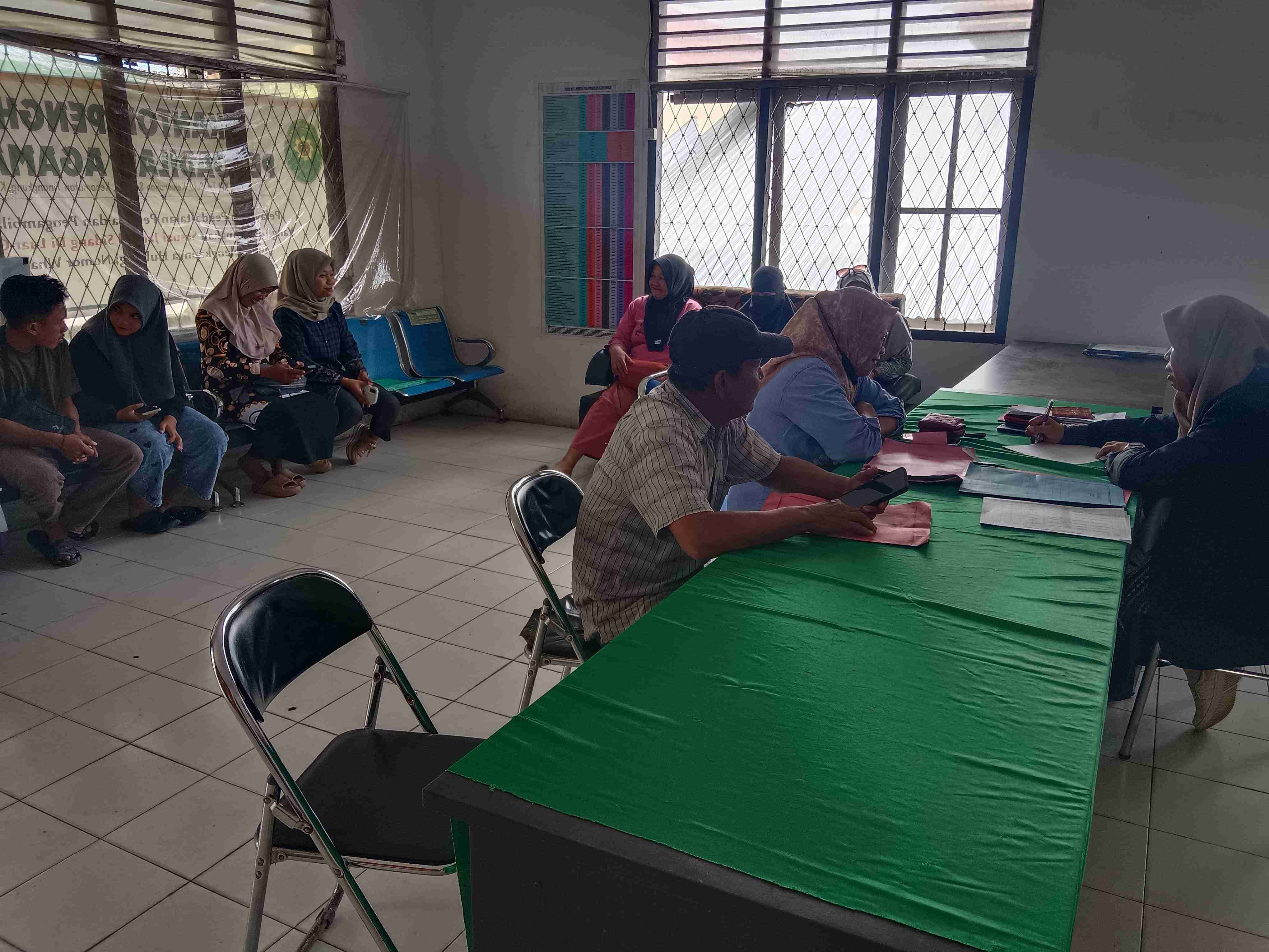 2 Sidang Di Luar Gedung Pengadilan Agama Banggai 100725