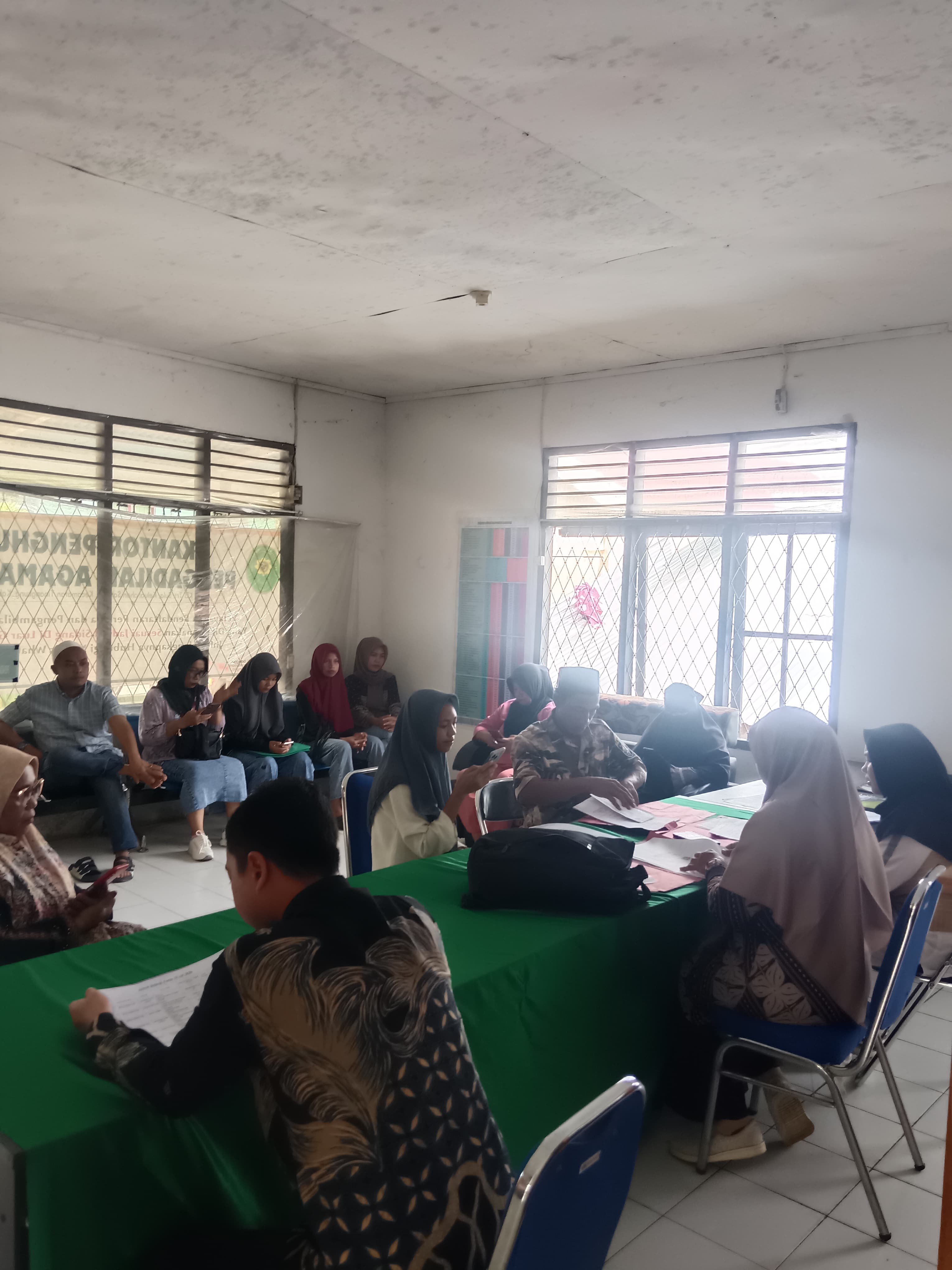 4 Sidang Di Luar Gedung Pengadilan Agama Banggai 100725