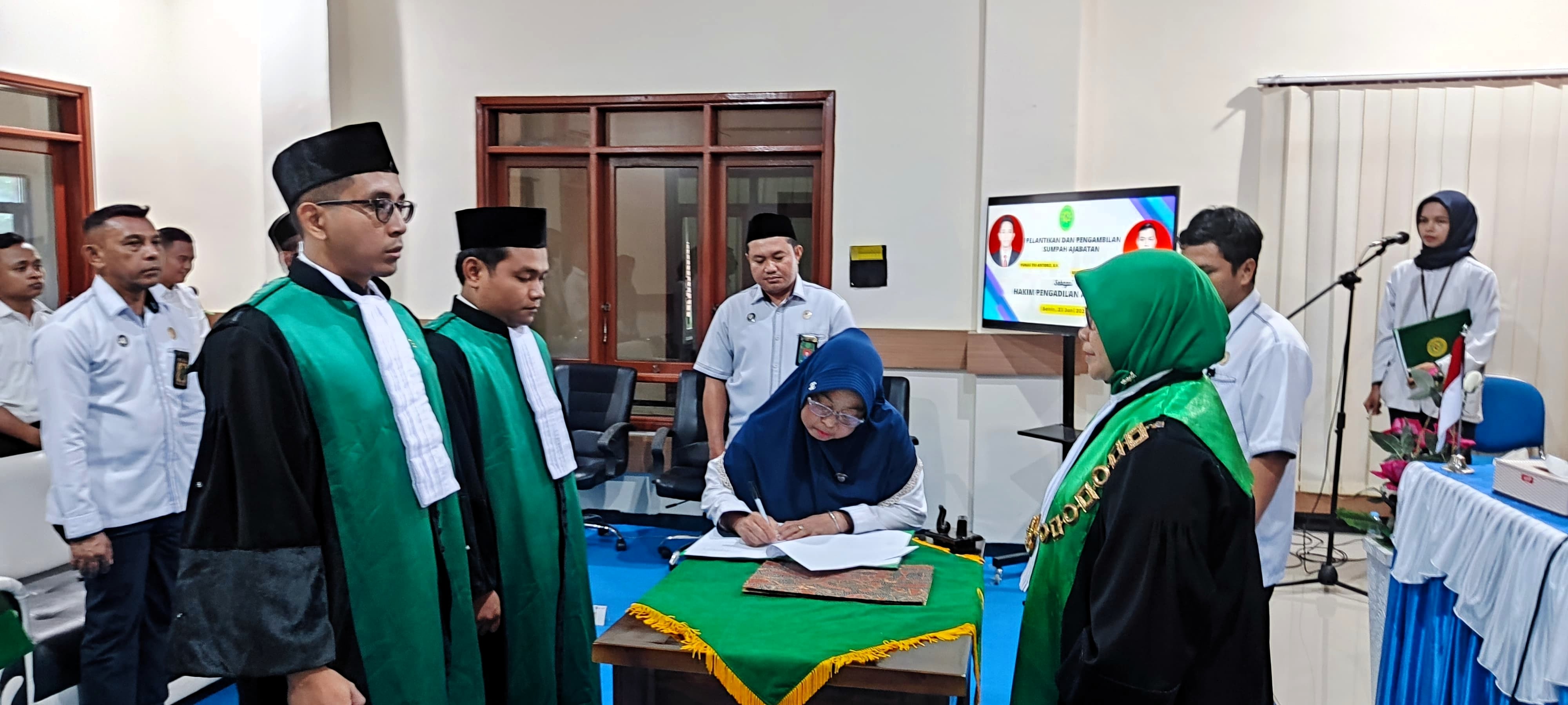 11 Pelantikan Dua Hakim Baru di Pengadilan Agama Poso