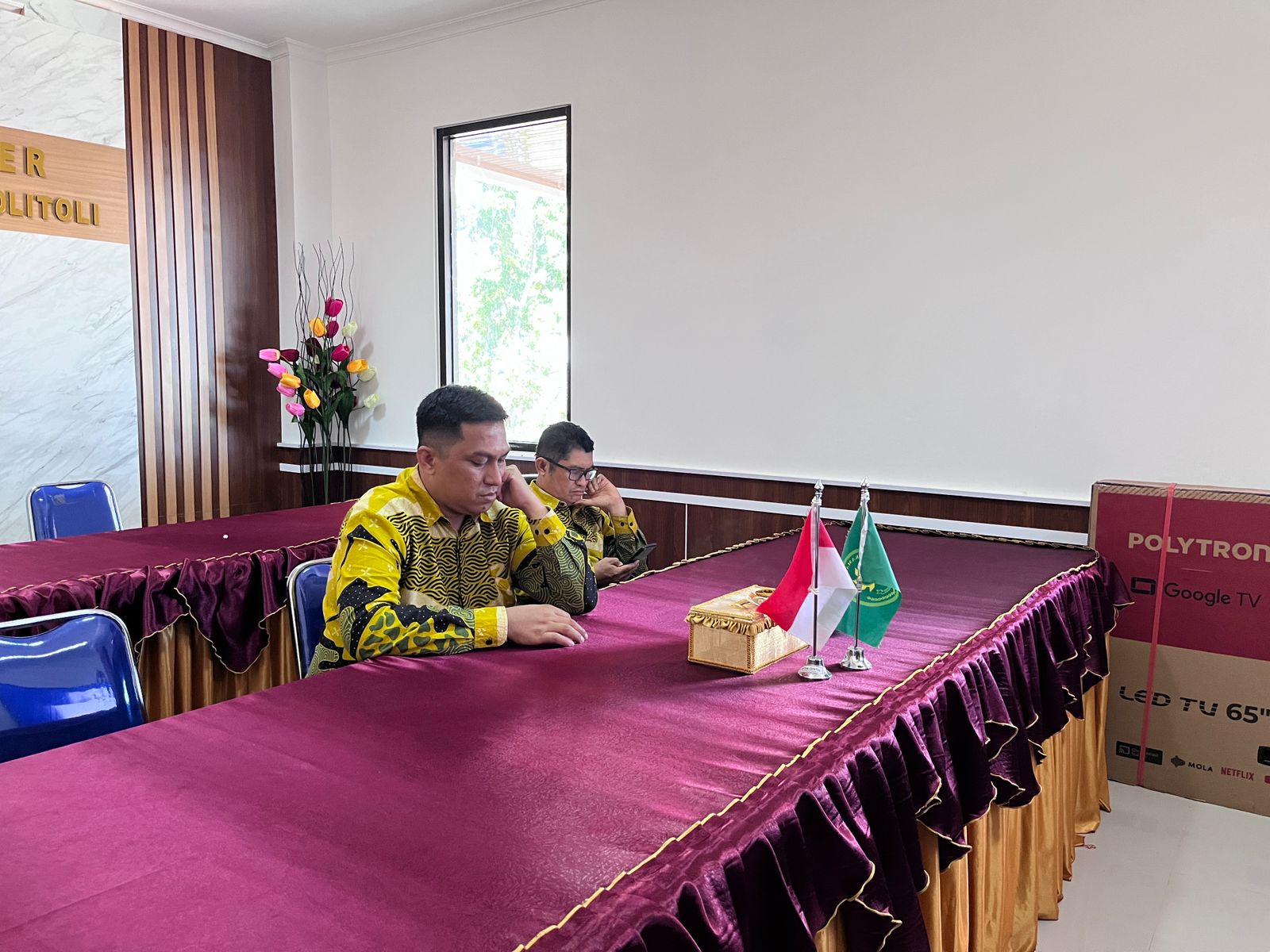 2 Sekretaris dan Pegawai Pengadilan Tolitoli Hadiri Press Release APBN TA 2025