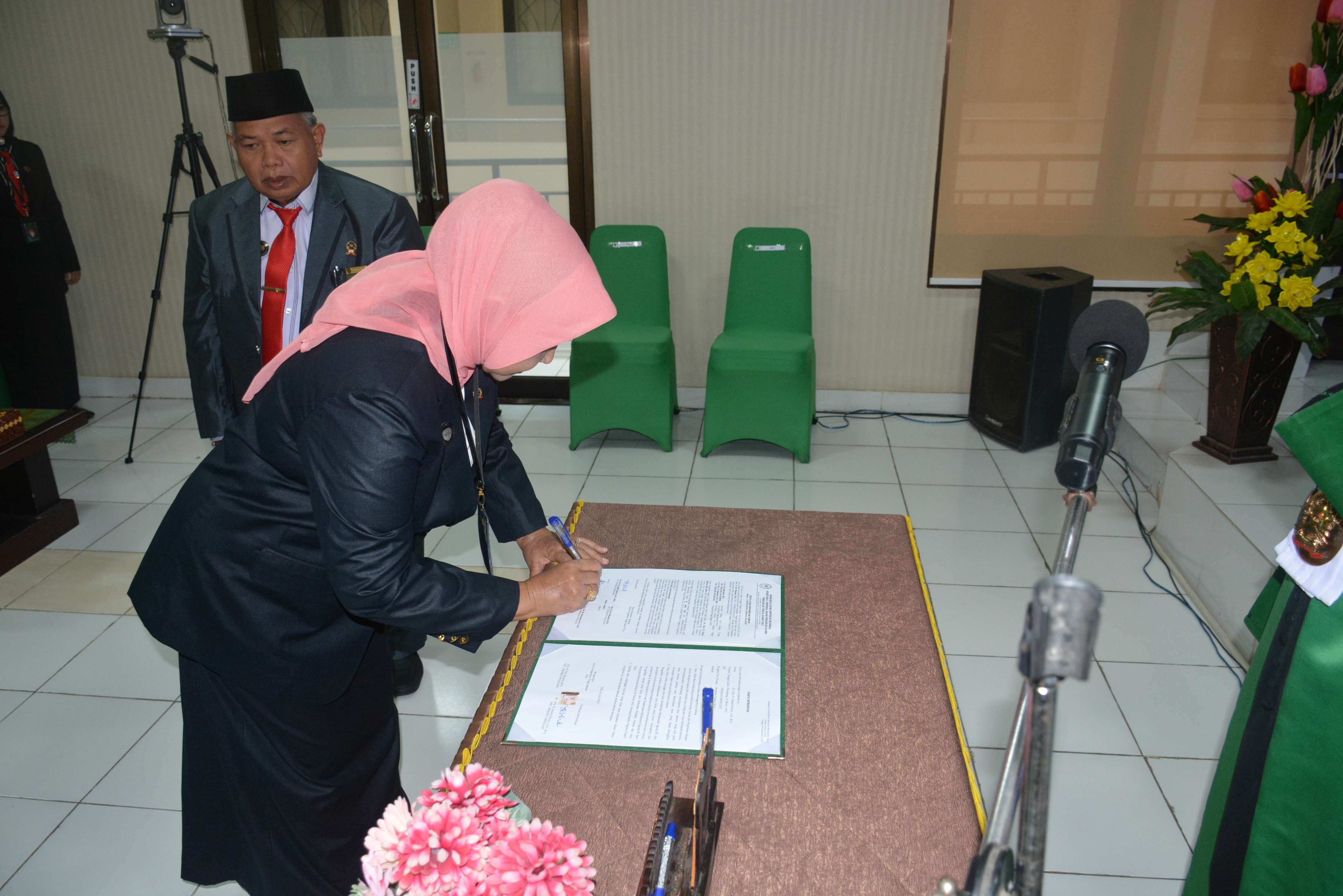 4 Pengambilan Sumpah Jabatan Dan Pelantikan Wakil Ketua Pengadilan Tinggi Agama Palu Juli 2025