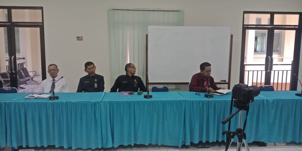 37ee95fe 447b 4804 be40 1d527e71c5d0